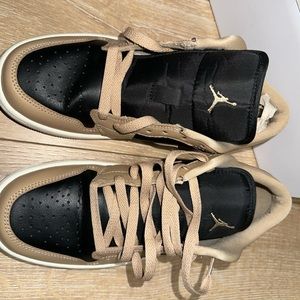 WMNS Air Jordan 1 Low